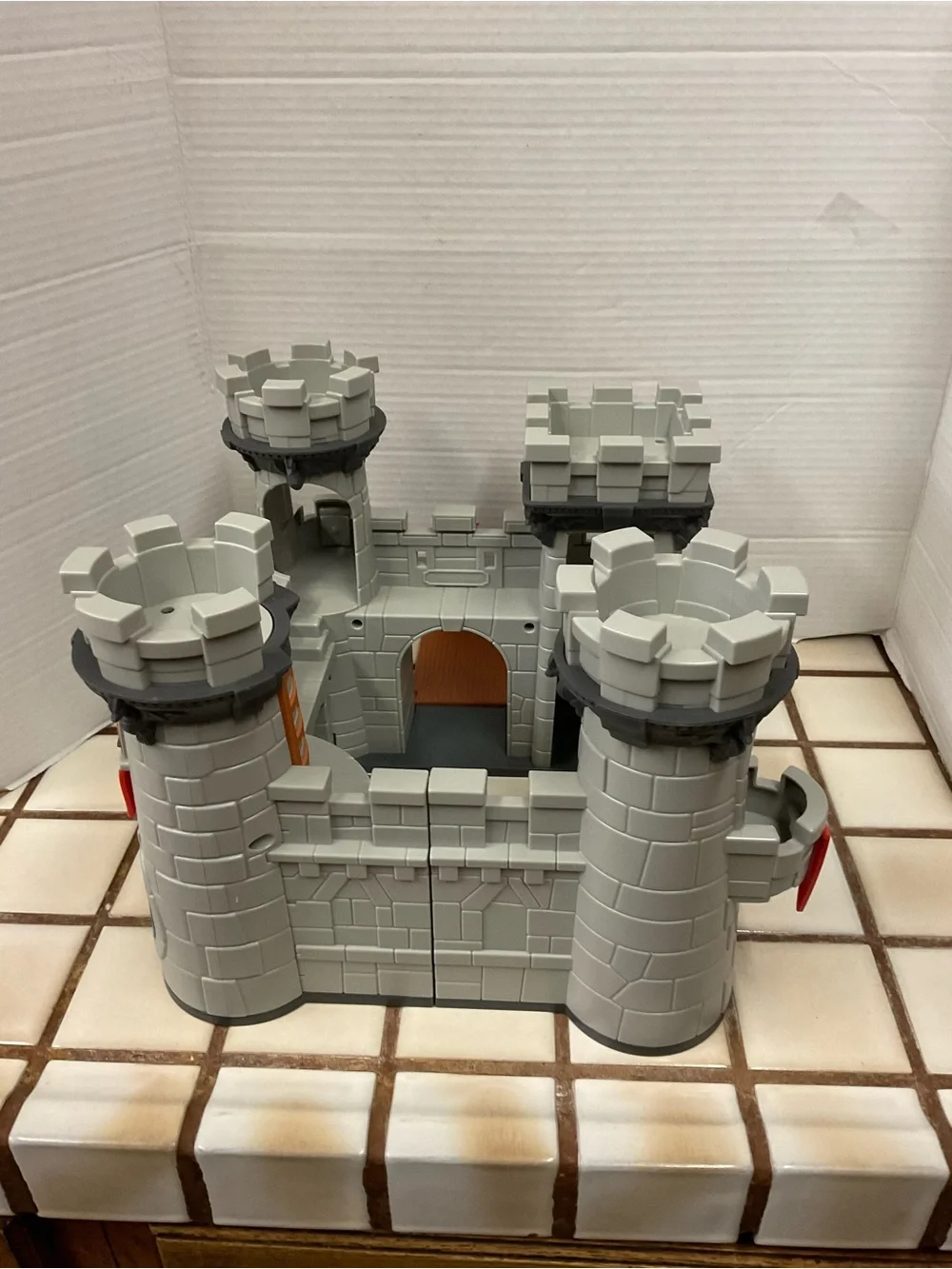 Adventure Castle Building Set - Gray and Red Play Castle